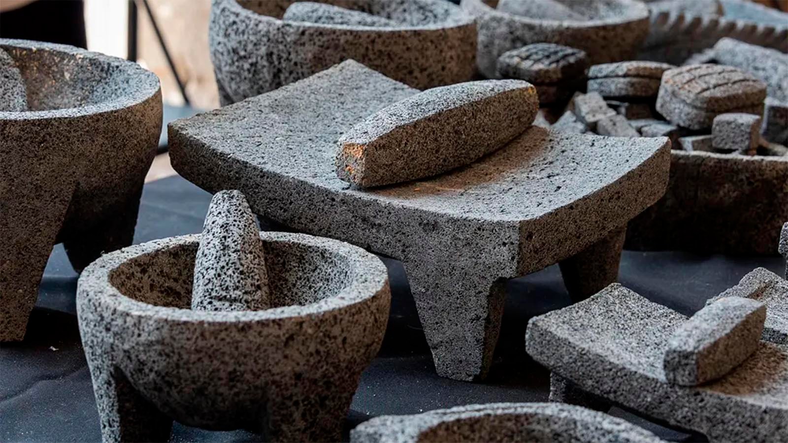 Molcajetes de Piedra Volcánica de San Nicolás Obispo