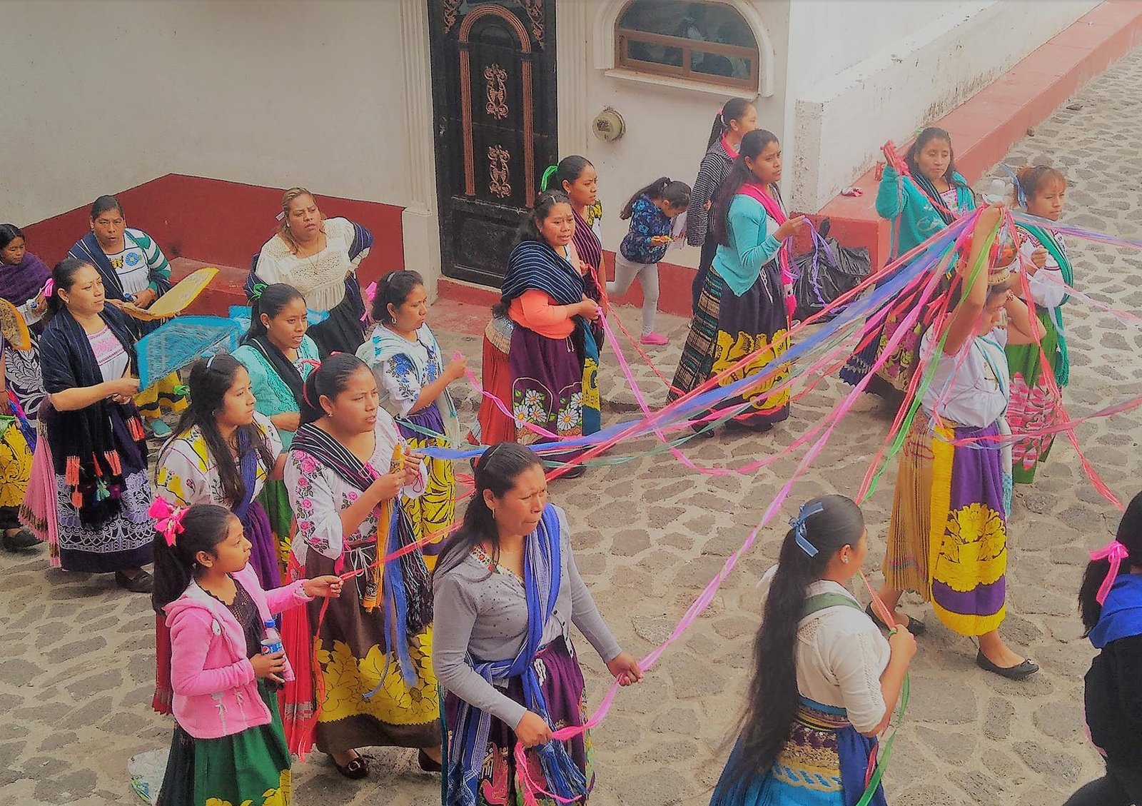 Mujeres purépechas durante un convite de boda en la Isla de Janitzio, Michoacán