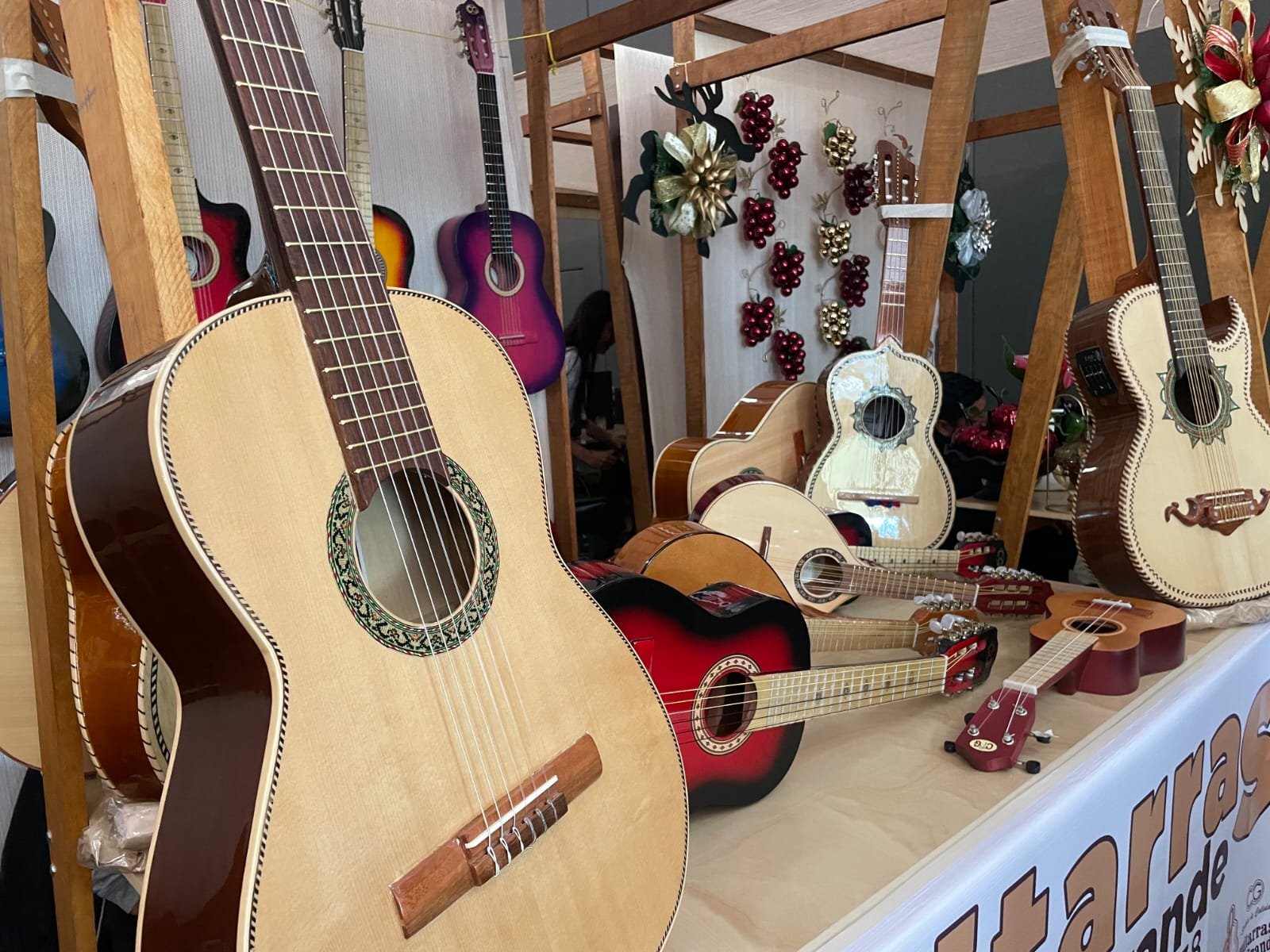 Guitarras artesanales de Paracho